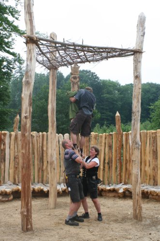 Opferplatz: Enthuellung der Kultfigur, Albersdorf 2010